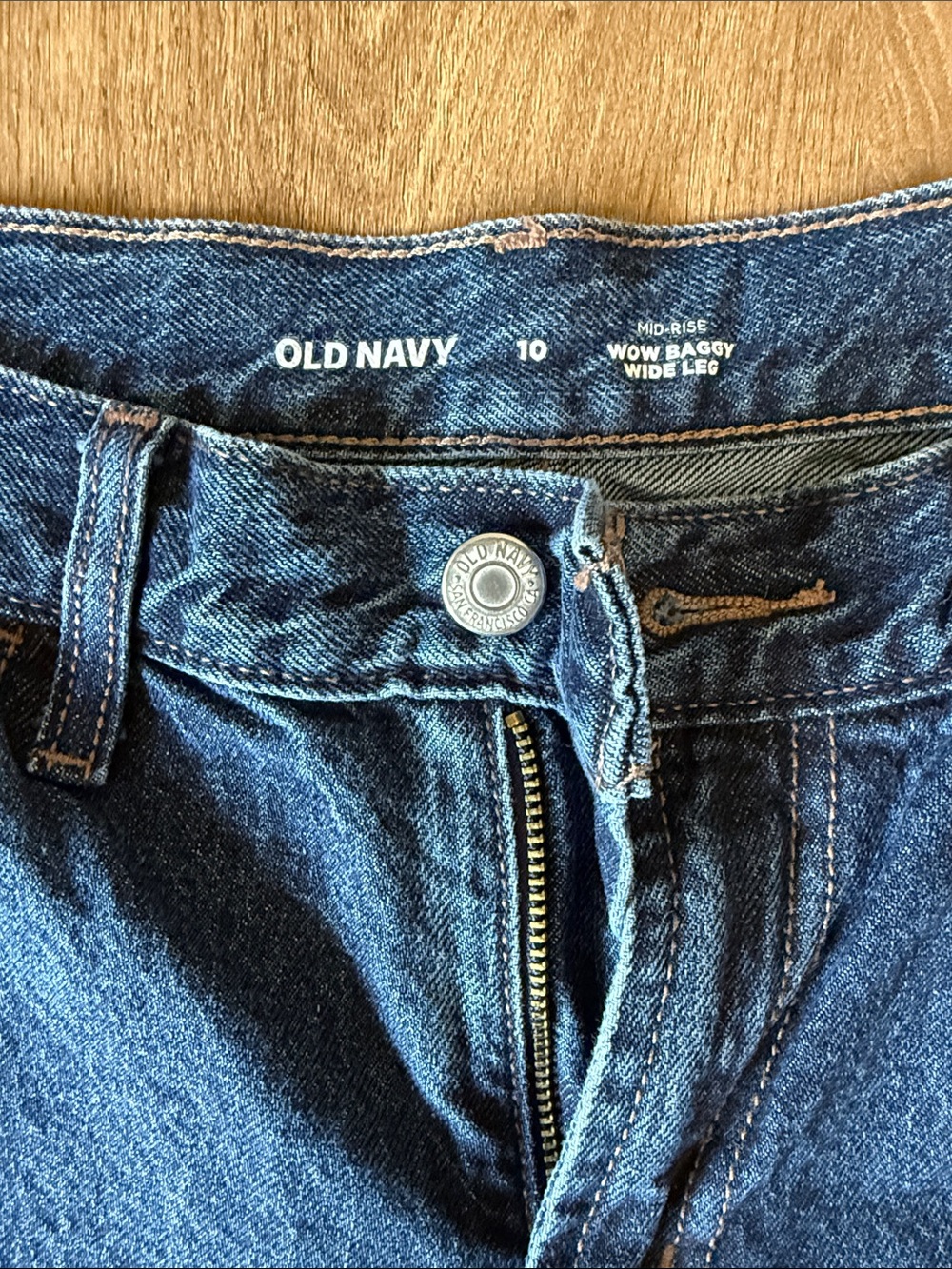 Old Navy Men's Relaxed Dark Blue Denim Jeans - Picture 2 of 3